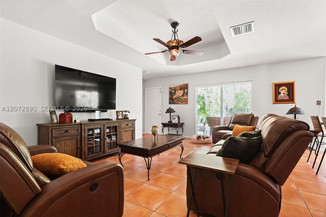 15867 SW 44th St, Miami, FL 33185