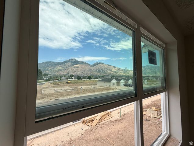 1049 N SUMMIT VIEW DR, Harrisville, UT 84404