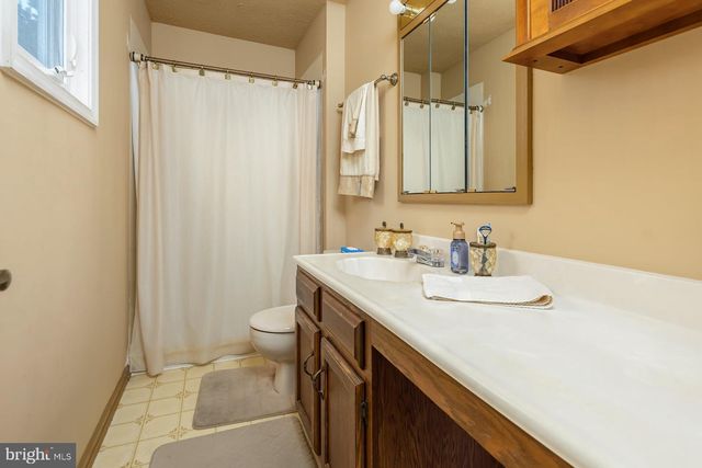 106 GLASGOW RD, Williamstown, NJ 08094