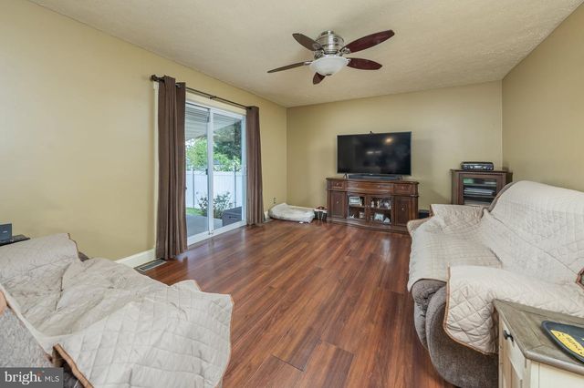 106 GLASGOW RD, Williamstown, NJ 08094