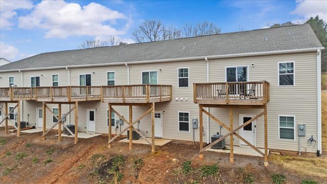 11112 Watson Drive Unit B, Seneca, SC 29672