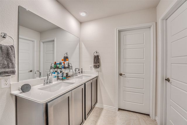 3821 KENWORTH Lane, Mckinney, TX 75071