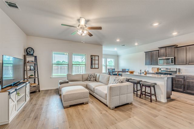 3821 KENWORTH Lane, Mckinney, TX 75071