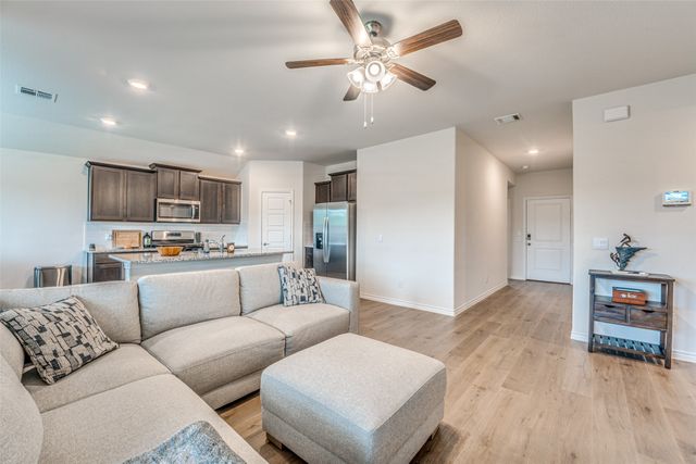 3821 KENWORTH Lane, Mckinney, TX 75071