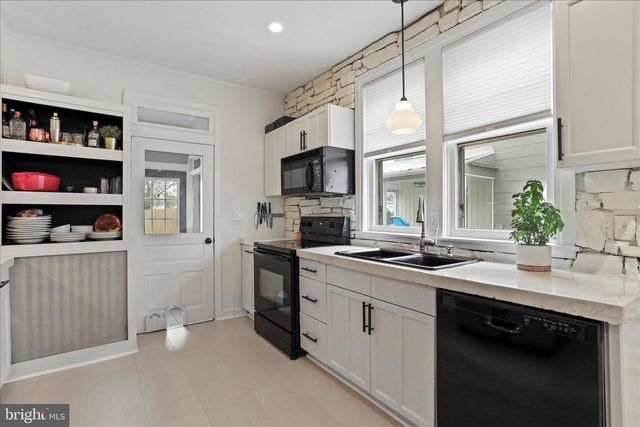 542 E LIBERTY STREET, Chambersburg, PA 17201