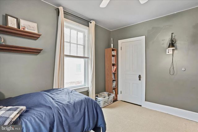 542 E LIBERTY STREET, Chambersburg, PA 17201