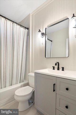 542 E LIBERTY STREET, Chambersburg, PA 17201