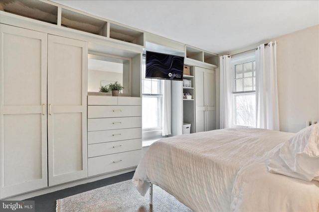 542 E LIBERTY STREET, Chambersburg, PA 17201