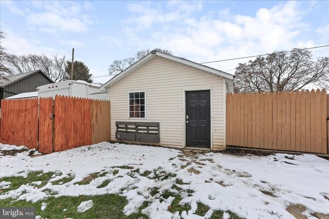 542 E LIBERTY STREET, Chambersburg, PA 17201