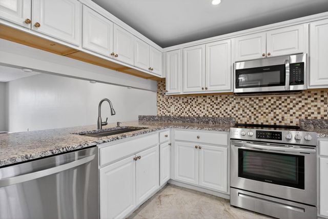 3503 Oaks Way 405, Pompano Beach, FL 33069