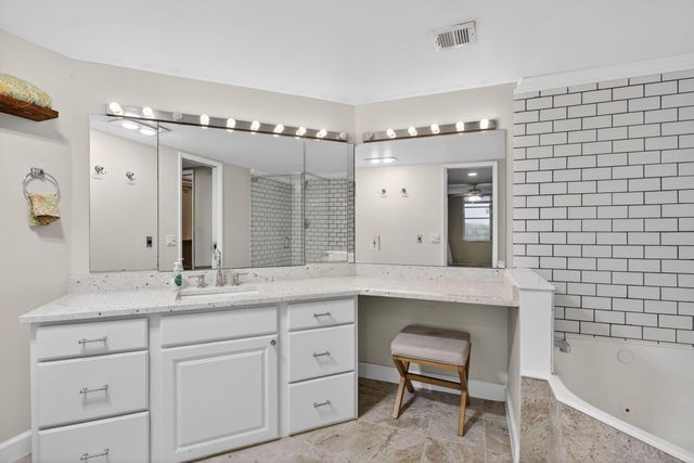 3503 Oaks Way 405, Pompano Beach, FL 33069