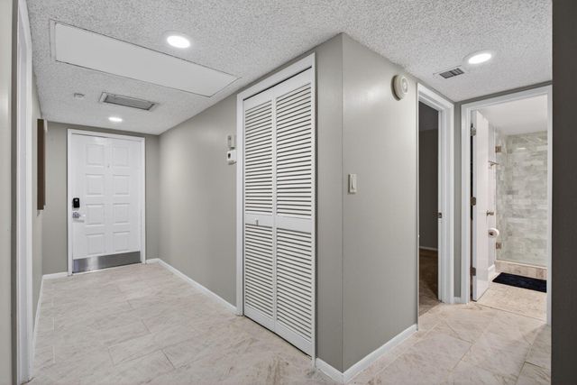 3503 Oaks Way 405, Pompano Beach, FL 33069