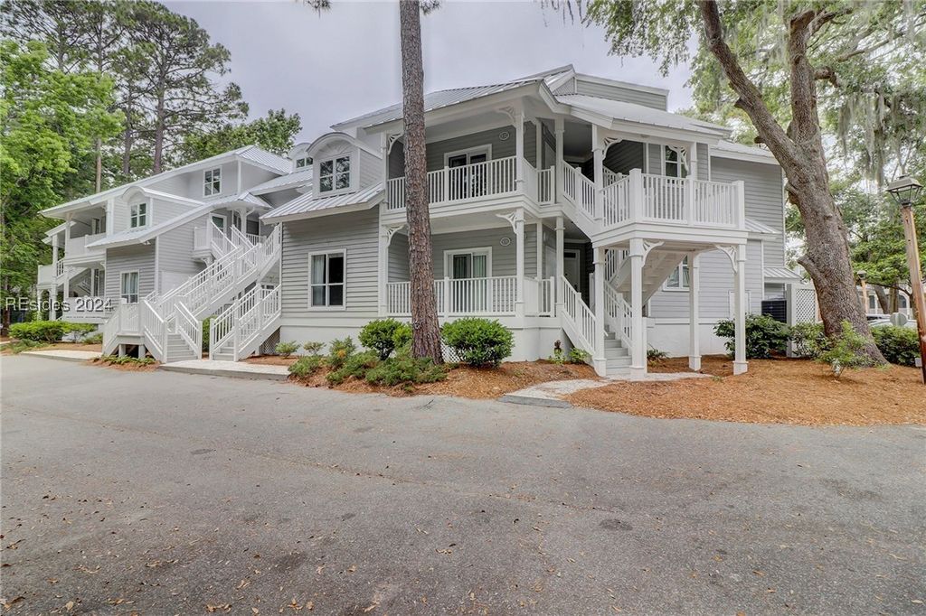 Image 2 of property listing at 14 Wimbledon Ct # 133-1, Hilton Head Island, SC 29928