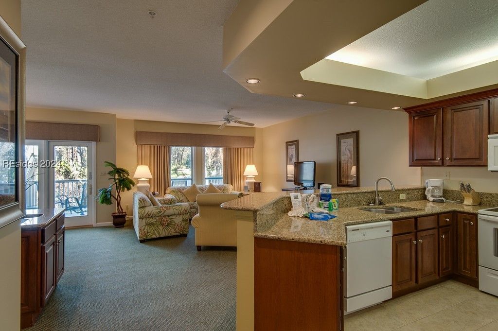 Image 4 of property listing at 14 Wimbledon Ct # 133-1, Hilton Head Island, SC 29928