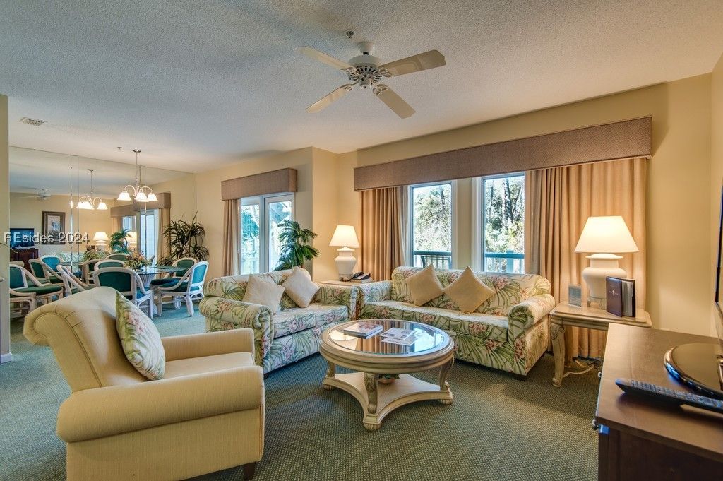 Image 7 of property listing at 14 Wimbledon Ct # 133-1, Hilton Head Island, SC 29928
