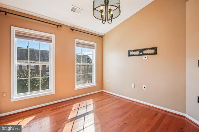 16368 GANGPLANK LN, Woodbridge, VA 22191