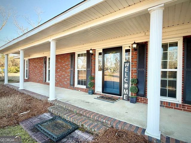 201 Burketts Ferry Road, Hazlehurst, GA 31539