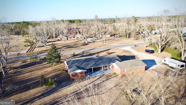 201 Burketts Ferry Road, Hazlehurst, GA 31539