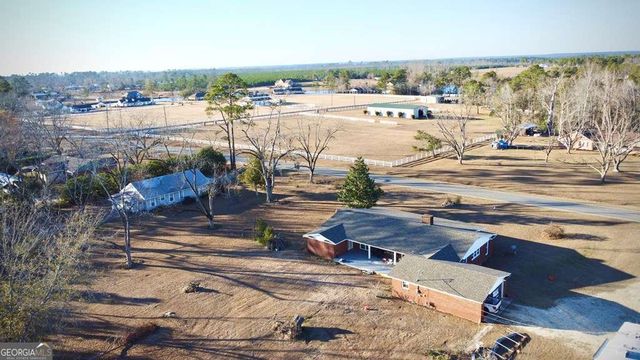 201 Burketts Ferry Road, Hazlehurst, GA 31539
