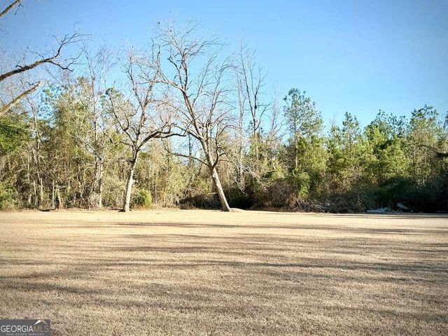 201 Burketts Ferry Road, Hazlehurst, GA 31539