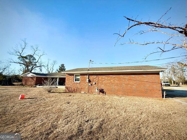 201 Burketts Ferry Road, Hazlehurst, GA 31539