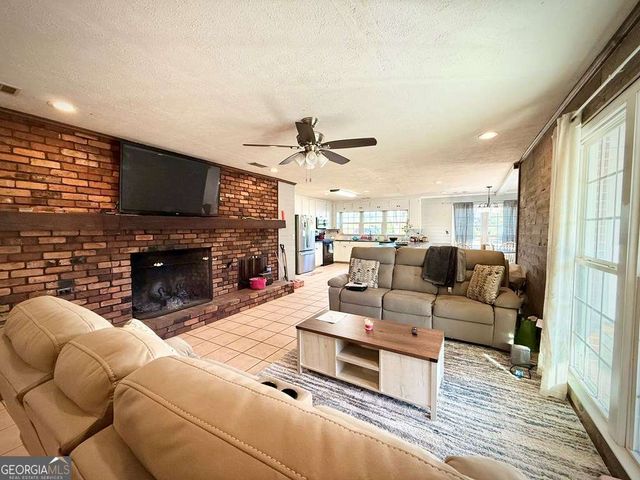 201 Burketts Ferry Road, Hazlehurst, GA 31539