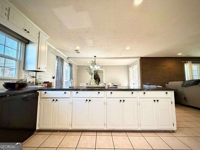 201 Burketts Ferry Road, Hazlehurst, GA 31539