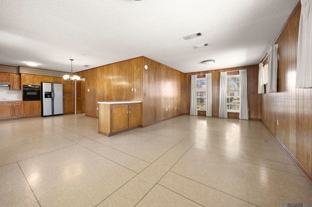 1620 S Lynne Ave, Gonzales, LA 70737