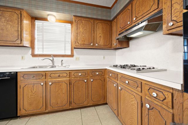 1620 S Lynne Ave, Gonzales, LA 70737