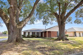 1620 S Lynne Ave, Gonzales, LA 70737