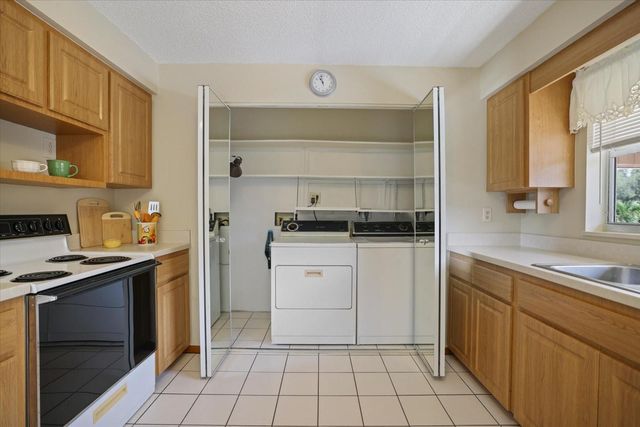 4438 NARRAGANSET TRAIL 98A, Sarasota, FL 34233