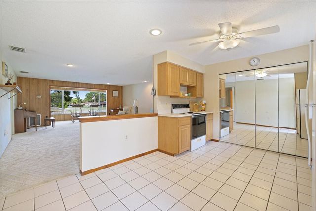 4438 NARRAGANSET TRAIL 98A, Sarasota, FL 34233