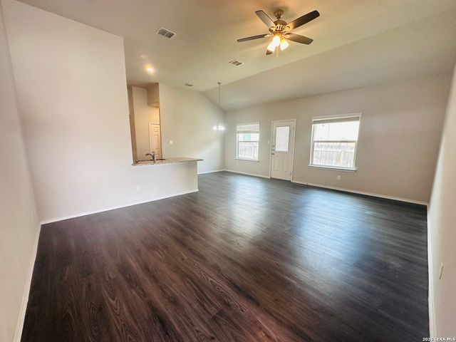 9224 Canyon Bnd Unit 2, Converse, TX 78109