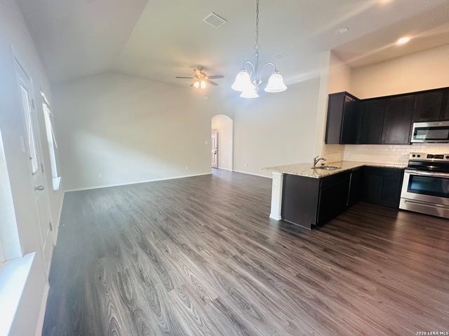 9224 Canyon Bnd Unit 2, Converse, TX 78109