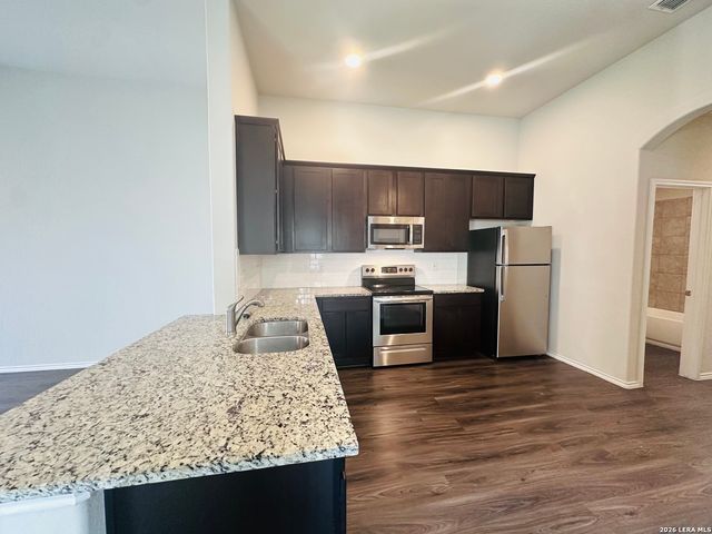 9224 Canyon Bnd Unit 2, Converse, TX 78109