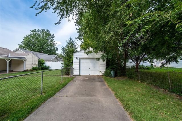1444 E 24th Avenue, North Kansas City, MO 64116