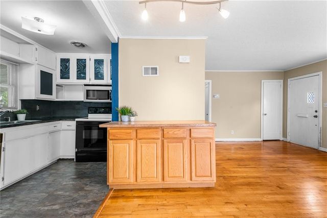 1444 E 24th Avenue, North Kansas City, MO 64116