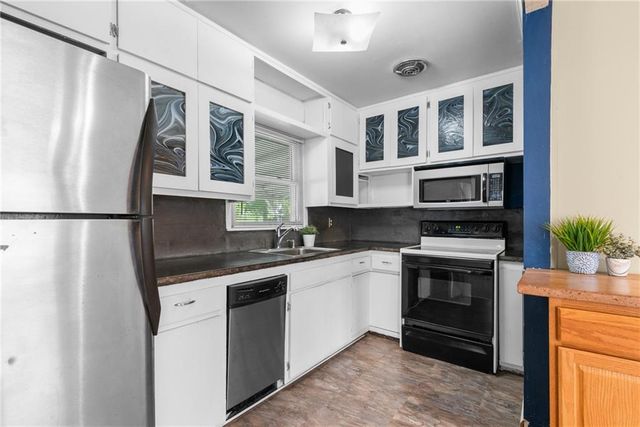1444 E 24th Avenue, North Kansas City, MO 64116