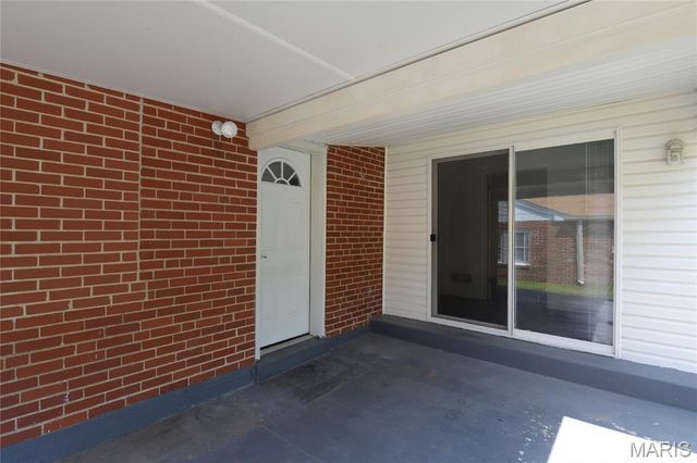 10238 Breckenridge Road, St Ann, MO 63074