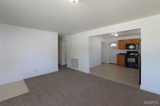 10238 Breckenridge Road, St Ann, MO 63074