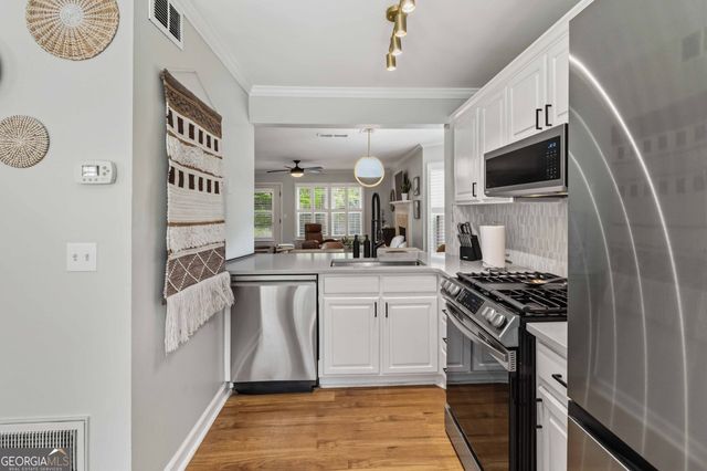 902 Defoors Landing NW, Atlanta, GA 30318