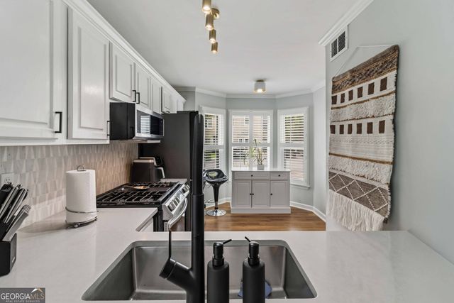 902 Defoors Landing NW, Atlanta, GA 30318