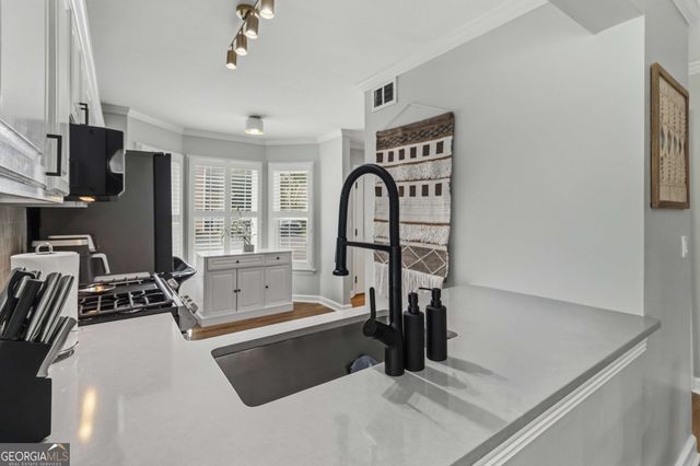 902 Defoors Landing NW, Atlanta, GA 30318