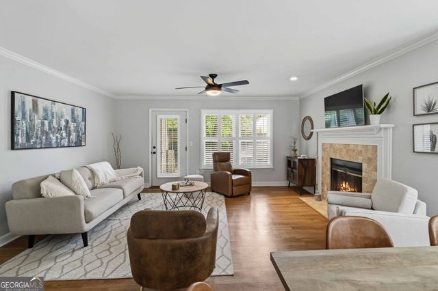 902 Defoors Landing NW, Atlanta, GA 30318