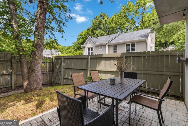 902 Defoors Landing NW, Atlanta, GA 30318