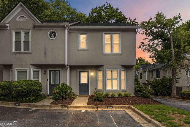 902 Defoors Landing NW, Atlanta, GA 30318