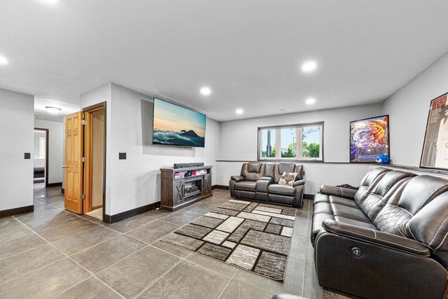 2505 30th Street NW, Faribault, MN 55021