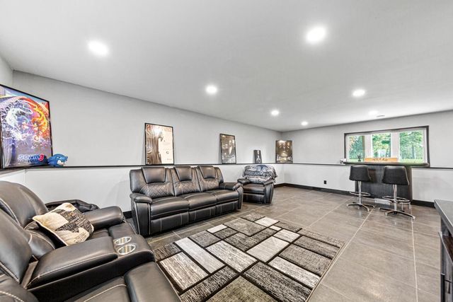 2505 30th Street NW, Faribault, MN 55021