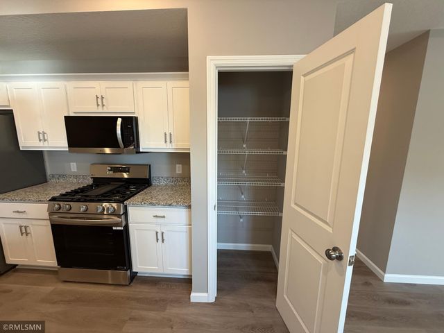 1532 Meadows Drive, East Bethel, MN 55005