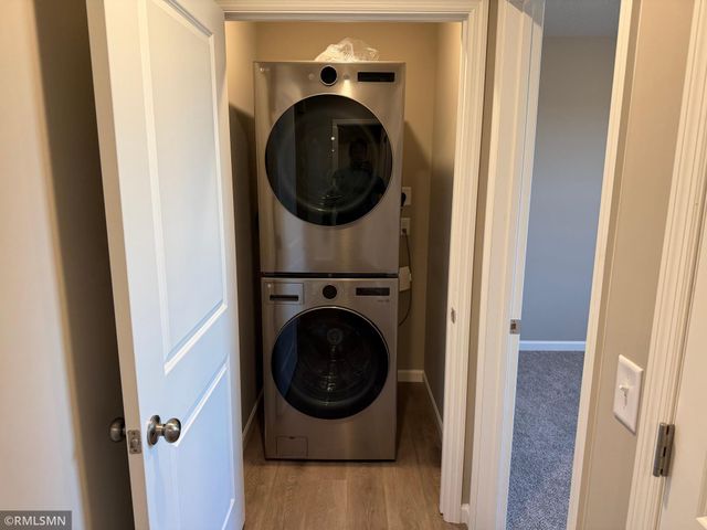 1532 Meadows Drive, East Bethel, MN 55005